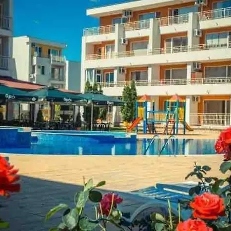 Ferienunterkunft Strandnaehe Mit Pools * 써니비치