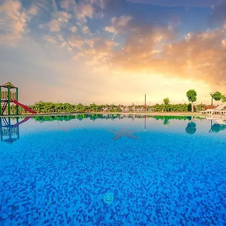 Ferienunterkunft Strandnaehe Mit Pools * Σάνι Μπιτς
